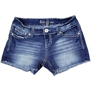 Ariya Women's Jean Shorts Size 5/6 Cut-Off Frayed Medium Wash Embroidered Pocket